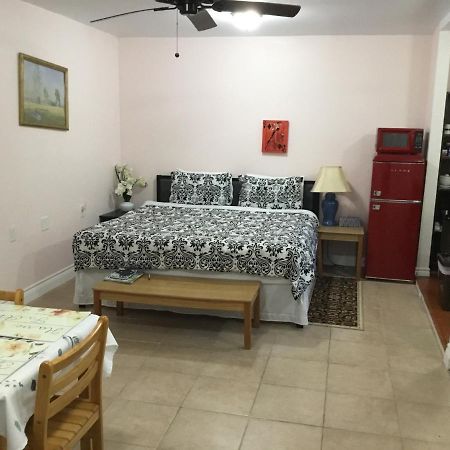 Studio Apartment At Historical House Galveston Exterior foto