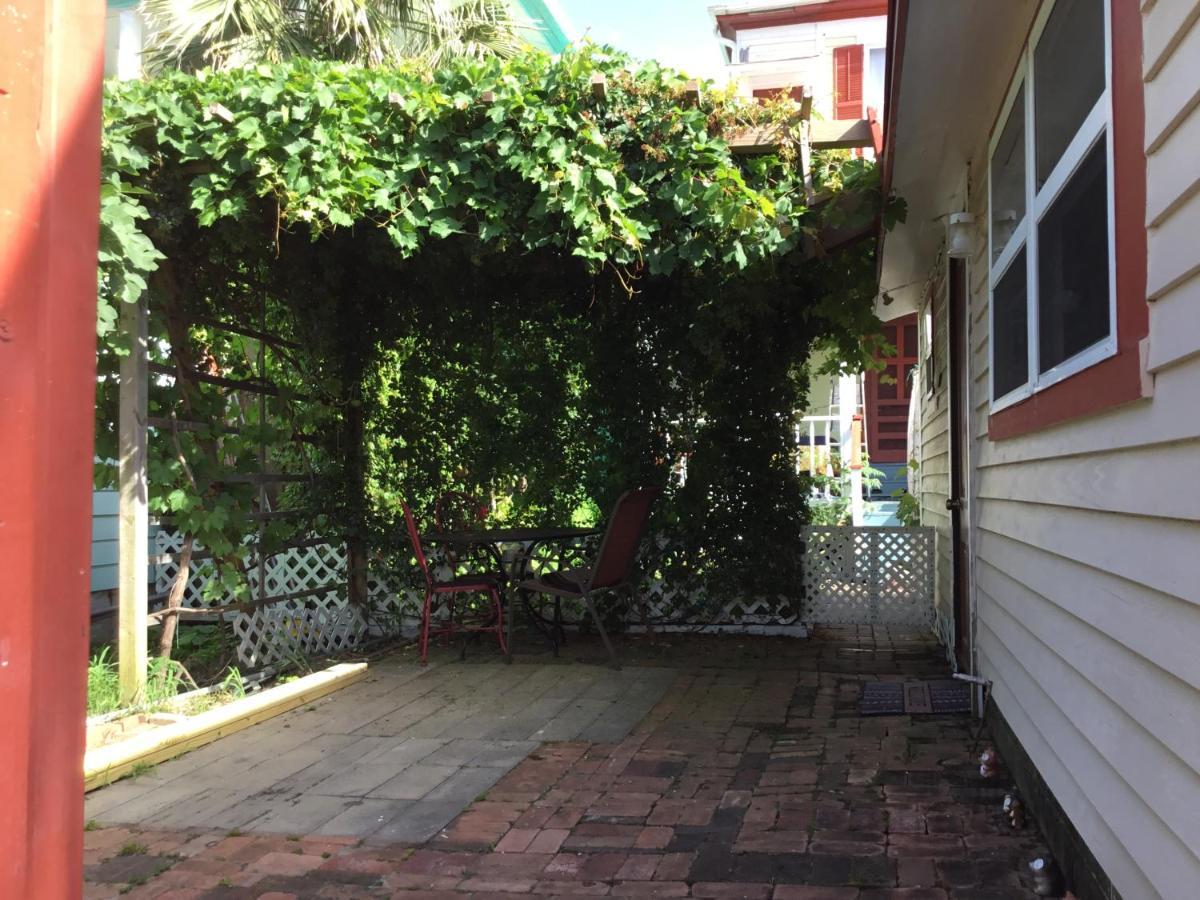 Studio Apartment At Historical House Galveston Exterior foto